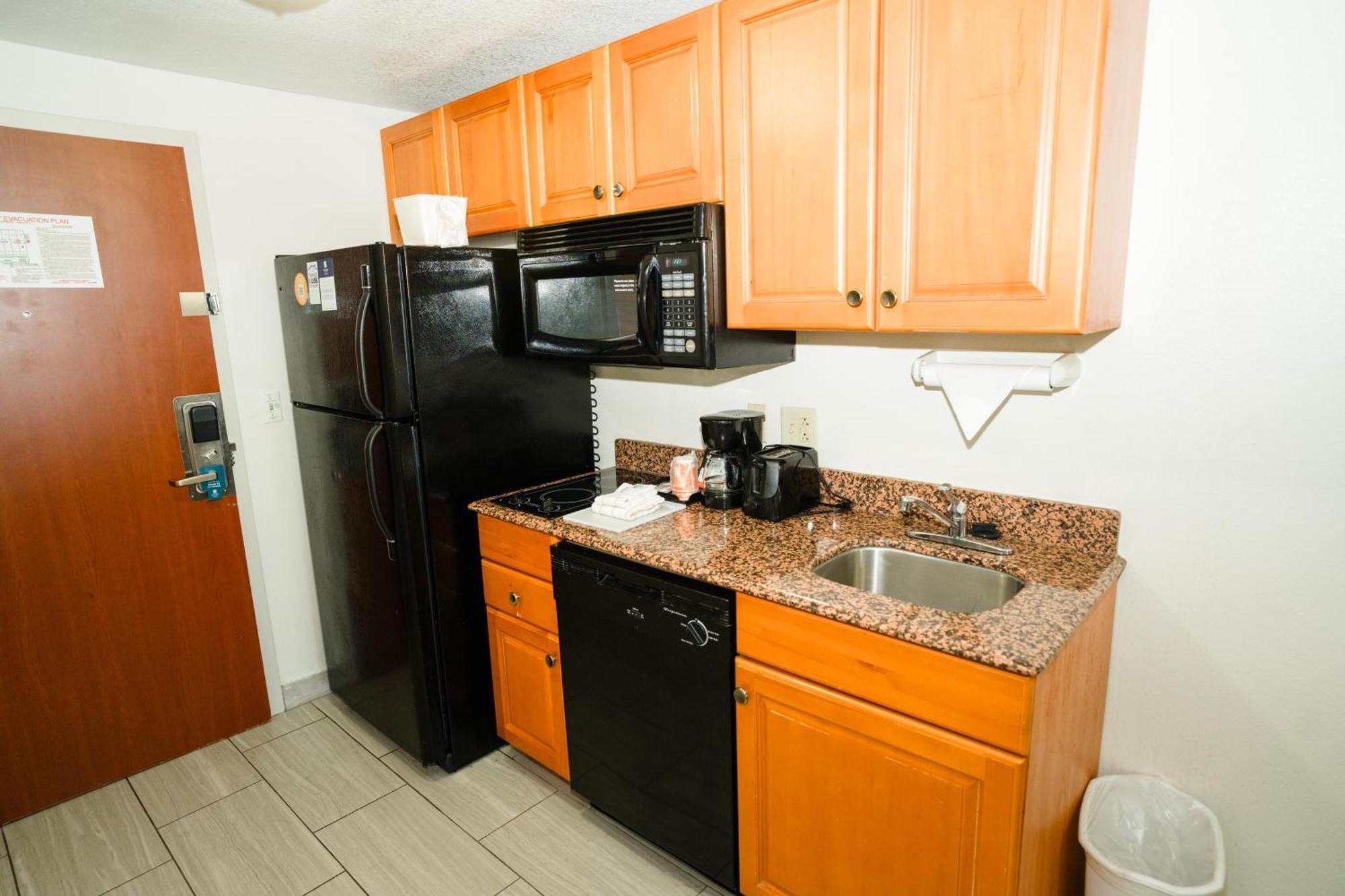 Mainstay Suites Knoxville North I-75 Екстериор снимка