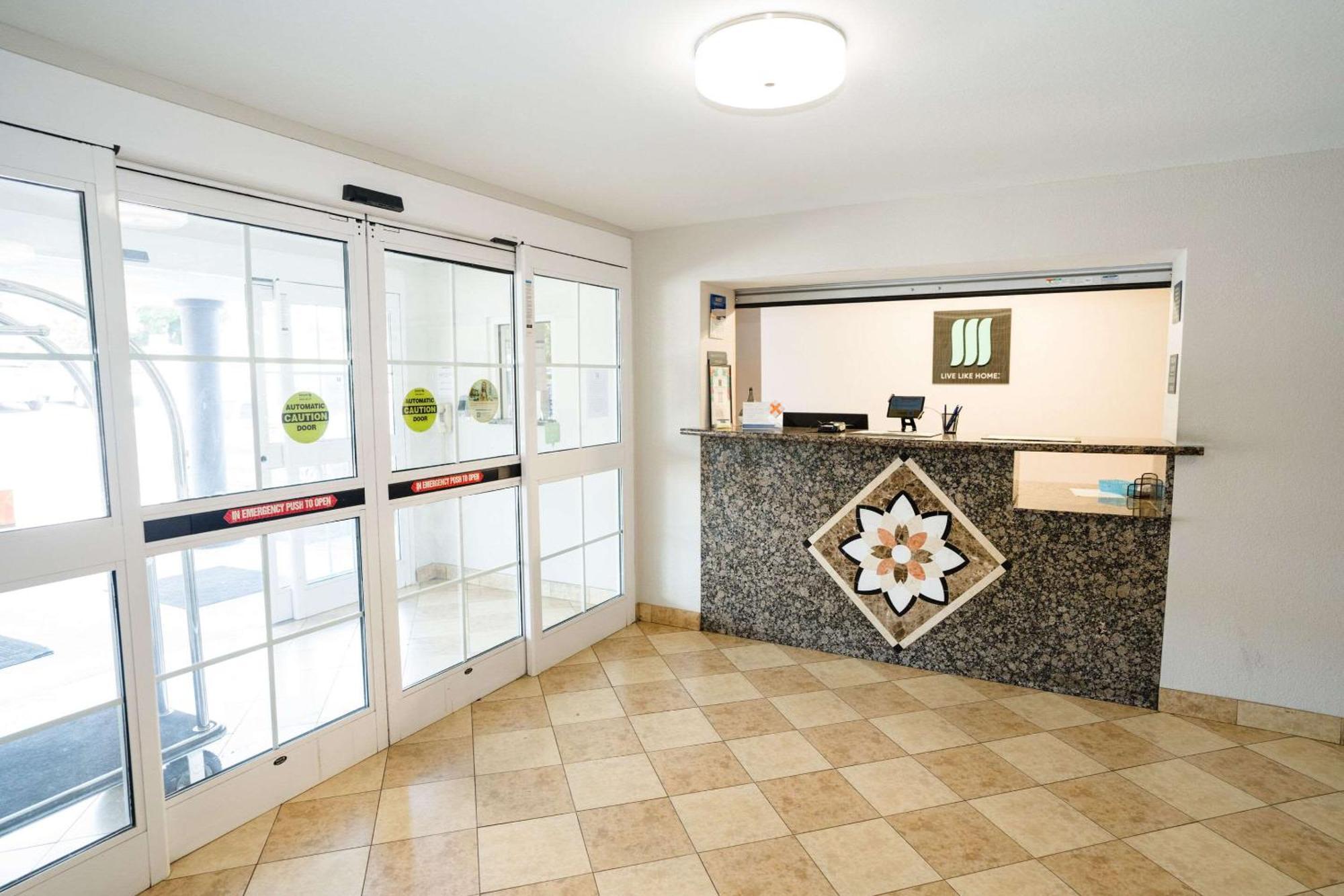 Mainstay Suites Knoxville North I-75 Екстериор снимка